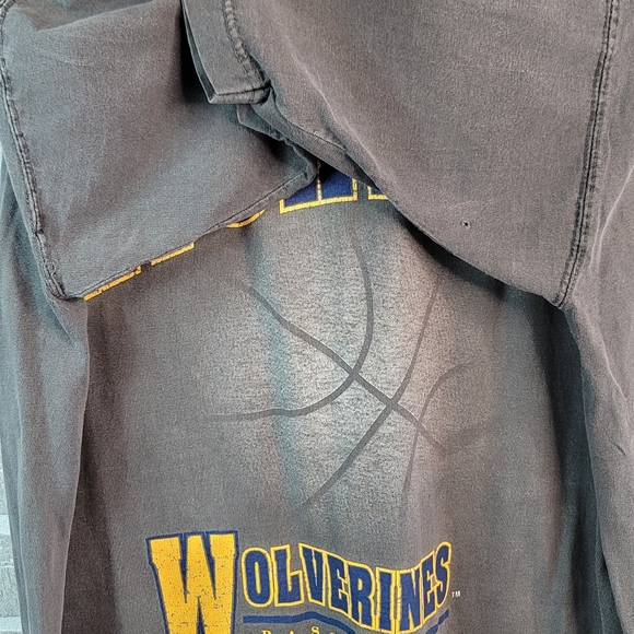 Michigan Wolverines Basketball Vintage 90's Fab 5 Era T-Shirt Men's Cut Tag - Picture 3 of 12